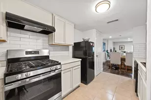 1255 Blalock Rd, Houston, TX 77055 - Photo 3