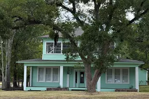 303 S Washington Ave, Livingston, TX 77351 - Photo 1