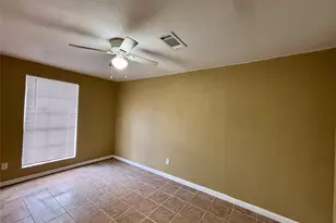 3902 Heatherbloom Dr, Houston, TX 77045 - Photo 3