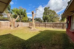 3902 Heatherbloom Dr, Houston, TX 77045 - Photo 15