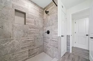 10406 Broadstairs St, Houston, TX 77013 - Photo 11