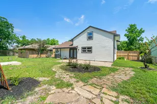 10406 Broadstairs St, Houston, TX 77013 - Photo 29