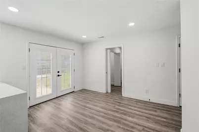 10406 Broadstairs Street, Houston, TX 77013 - Photo 15