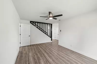 10406 Broadstairs Street, Houston, TX 77013 - Photo 7