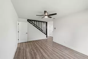 10406 Broadstairs St, Houston, TX 77013 - Photo 7