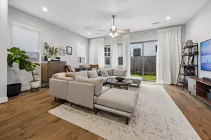 2704 Baldwin St, Houston, TX 77006 - Photo 7