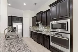 4918 Ava Meadows Ln, Sugar Land, TX 77479 - Photo 5
