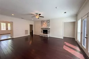 1103 Fleetwood Pl Dr, Houston, TX 77079 - Photo 13