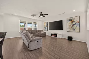 12939 Basswood Smt Dr, Houston, TX 77044 - Photo 9