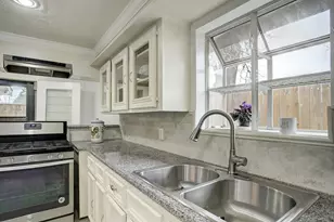 5303 Tallow Ln, Houston, TX 77021 - Photo 17