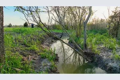 5914 Guettermann Ehler, Muldoon, TX 78945 - Photo 7