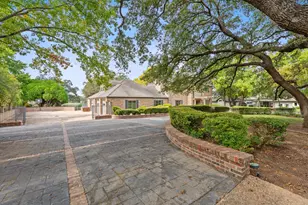 27030 Masters Pkwy, Spicewood, TX 78669 - Photo 9