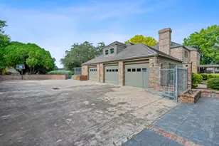 27030 Masters Pkwy, Spicewood, TX 78669 - Photo 41