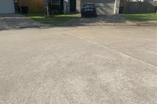 8303 Quest Ct, Rosharon, TX 77583 - Photo 3