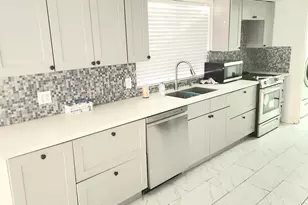 3030 Shawnee Dr, Sugar Land, TX 77479 - Photo 5