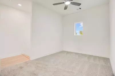 10514 Ashville Drive, Houston, TX 77051 - Photo 15