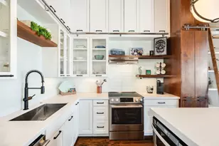 2400 Mechanic St, Galveston, TX 77550 - Photo 7