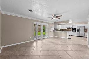 243 Empress Dr, Houston, TX 77034 - Photo 15
