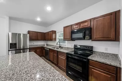 9850 Hunter Springs, Conroe, TX 77306 - Photo 11