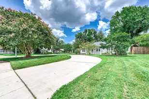 1601 Saxon Dr, Houston, TX 77018 - Photo 3