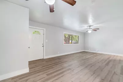 207 W Saunders Street, League City, TX 77573 - Photo 5