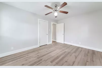 207 W Saunders Street, League City, TX 77573 - Photo 11