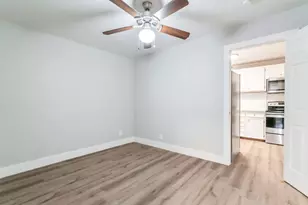 207 W Saunders St, League City, TX 77573 - Photo 17
