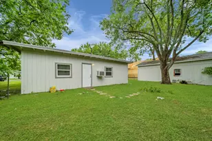 207 W Saunders St, League City, TX 77573 - Photo 29