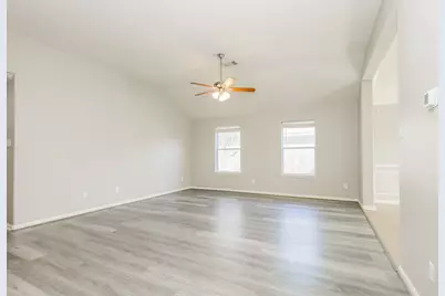 11747 Elizabeth Court, Pinehurst, TX 77362 - Photo 5