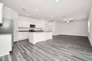 7819 Royalwood Dr, Houston, TX 77049 - Photo 5