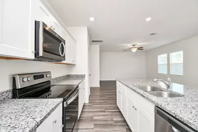 7819 Royalwood Drive, Houston, TX 77049 - Photo 7