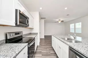 7819 Royalwood Dr, Houston, TX 77049 - Photo 7