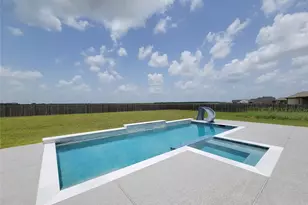 2470 Diamond D Dr, Beaumont, TX 77713 - Photo 5