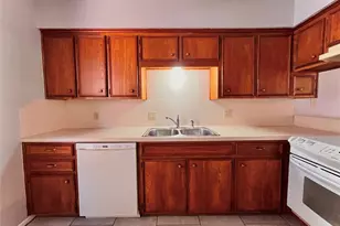 2100 Austin St, Bay City, TX 77414 - Photo 3