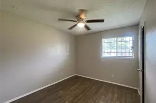5250 Dumore Dr, Houston, TX 77048 - Photo 9