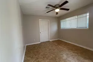 5250 Dumore Dr, Houston, TX 77048 - Photo 3