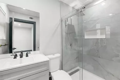 6058 Lyndhurst Drive, Houston, TX 77033 - Photo 15