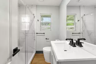 6058 Lyndhurst Dr, Houston, TX 77033 - Photo 11