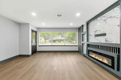 6058 Lyndhurst Drive, Houston, TX 77033 - Photo 7