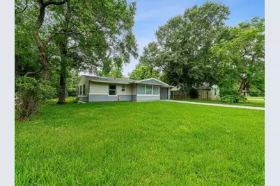 6058 Lyndhurst Drive, Houston, TX 77033 - Photo 3