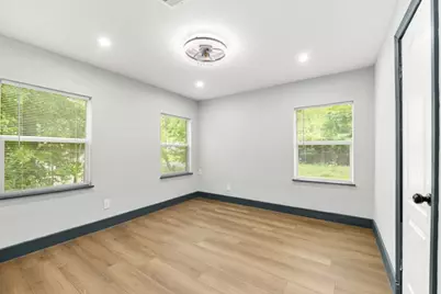 6058 Lyndhurst Drive, Houston, TX 77033 - Photo 13