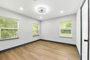 6058 Lyndhurst Dr, Houston, TX 77033 - Photo 13