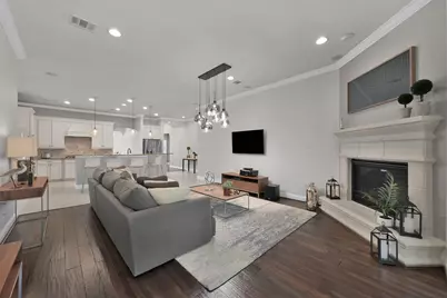 98 Lindenberry Circle, The Woodlands, TX 77389 - Photo 3