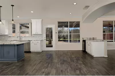138 Oriel Oaks, The Woodlands, TX 77382 - Photo 11