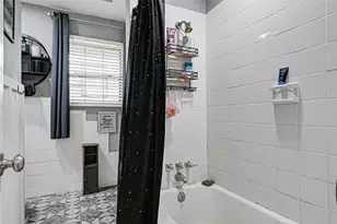 5843 Kenilwood Dr, Houston, TX 77033 - Photo 13