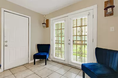 5843 Kenilwood Drive, Houston, TX 77033 - Photo 7