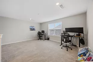 6723 Parker Oaks Ln, Houston, TX 77076 - Photo 17