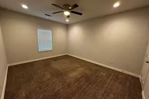 8205 Oak Knoll Ln, Houston, TX 77028 - Photo 9