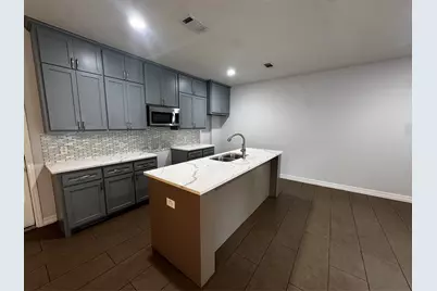 8205 Oak Knoll Lane #B, Houston, TX 77028 - Photo 7