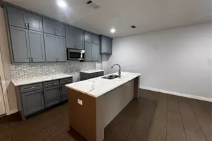 8205 Oak Knoll Ln, Houston, TX 77028 - Photo 7